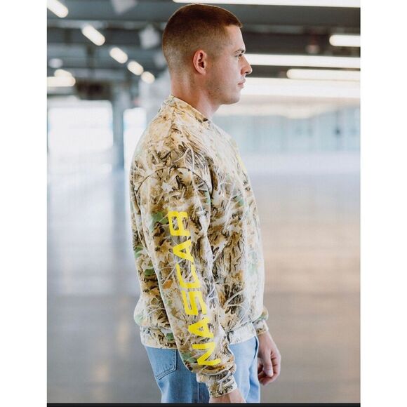 Tilly’s X NASCAR Camouflage Crewneck Sweater Size Mens Small New - Picture 2 of 6